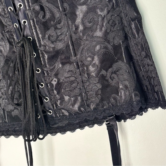 Fredericks of Hollywood Black Corset Lace Hem Lace-Up Bone Structure Size 38 New - Picture 16 of 16
